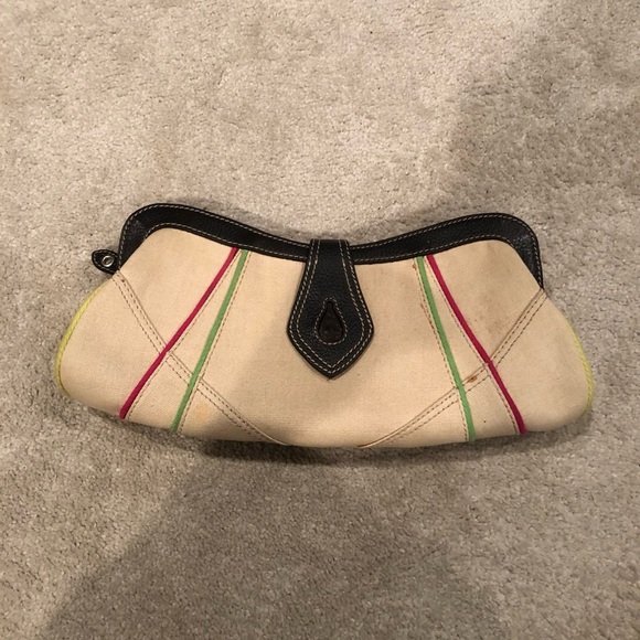 BCBGMaxAzria Handbags - BCBGMAXAZRIA Vintage Clutch Purse / clutch bag